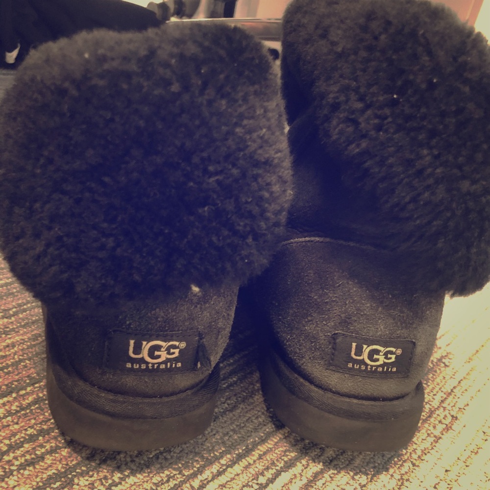 Size 9 women’s uggs